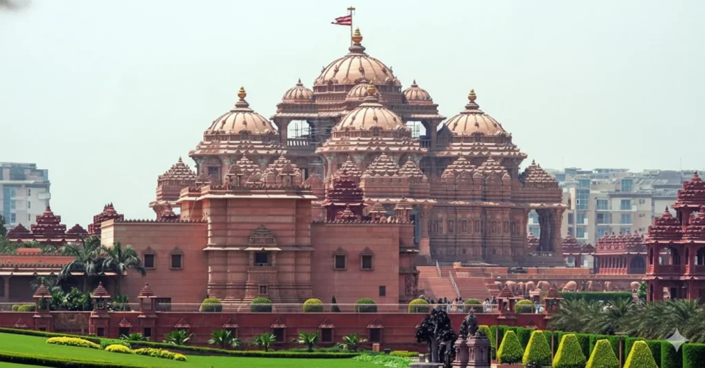 Akshardham Delhi: A Divine Architectural Marvel. Akshardham Temple Delhi intricate carvings pink sandstone spiritual guide.